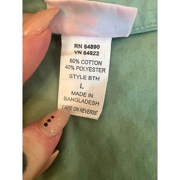 AMERICAS SWEETHEARTgreen button up womens size large - Picture 6 of 6